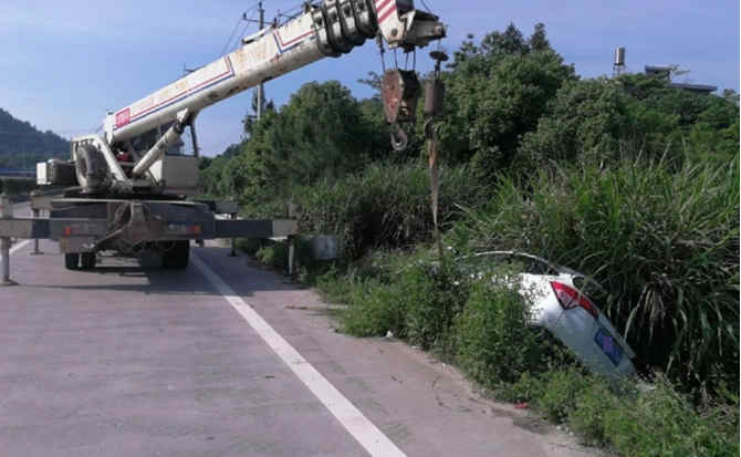 沂水重载吊车救援 沂水重载吊车救援